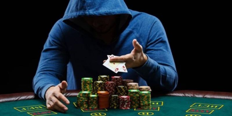 Thuật ngữ poker liên quan cách chơi bài này